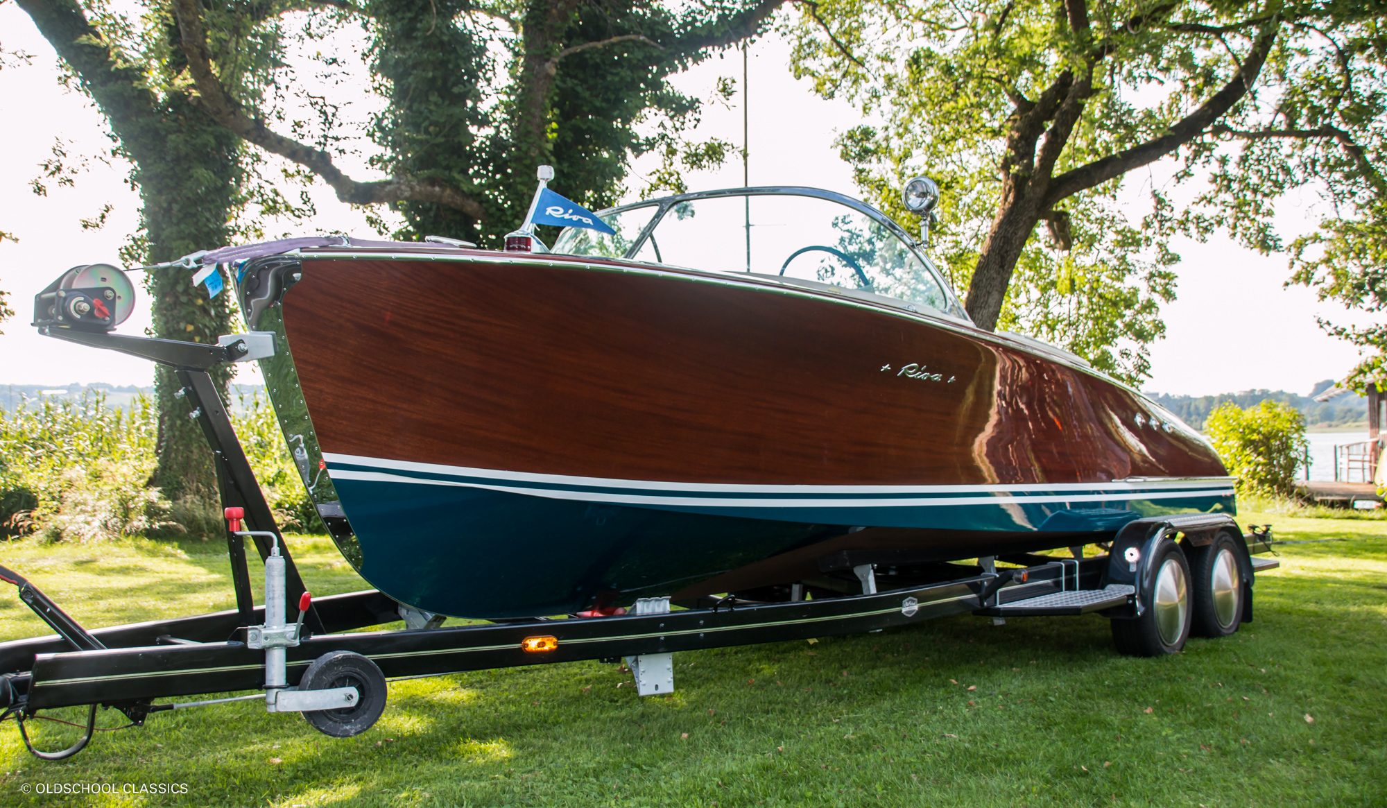 Elektroboot Riva Ariston Electric Oldtimer Holzboot aus Mahagoni